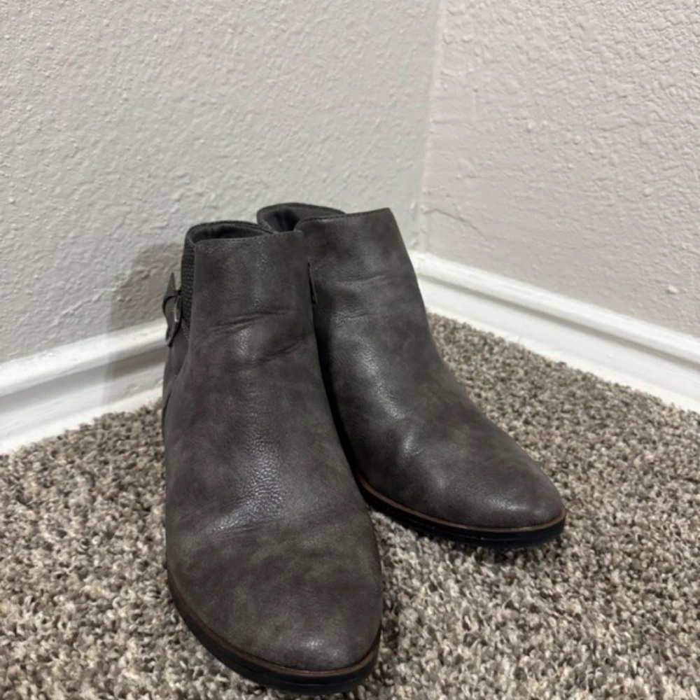 BareTraps Gray Leather Ankle Boots